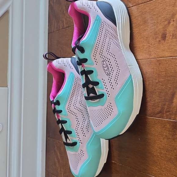 Keen Women's Sparta 2 (Aluminum Toe) Pink And Teal 9 NWT - Picture 2 of 6
